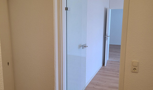 2.5-room apartment with fitted kitchen, bathroom, balcony and underground parking space (Darmstadt)