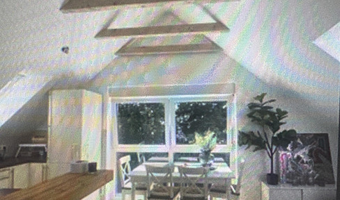 Top floor for RENT with first-class transport connections