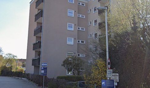 2 ZKB mit Balkon, leerstehend und renoviert