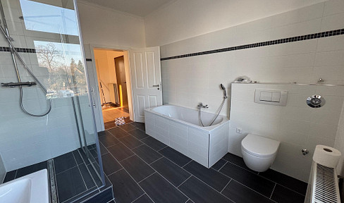 Traumhafte Altbau 3 Zimmer Wohnung in zentraler Lage
