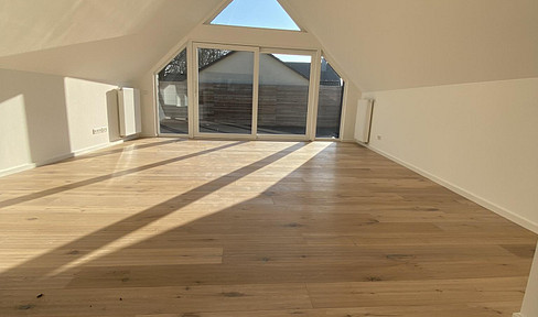 Alt-Wittlaer: Kernsanierte Premium-Doppelhaushälfte in direkter Rheinnähe