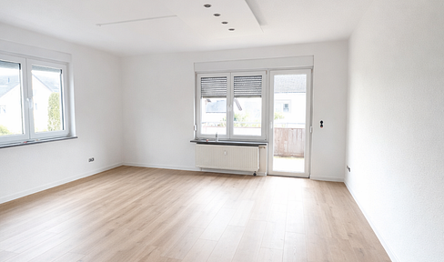 Freshly renovated 2-room apartment with south-facing balcony in Hofheim am Taunus