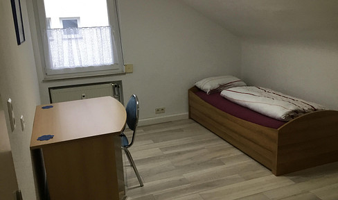 1 room in shared flat with 2 people