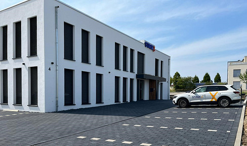 Lichtdurchfluteter Büroraum zu vermieten