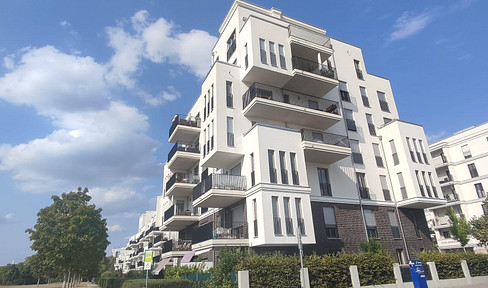 An exquisite 3-room apartment with clean lines and magnificent views