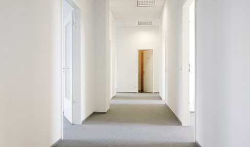 OFFICE, PRACTICE, SHOP on Rummelsburger Bucht near Ostkreuz station * TOP