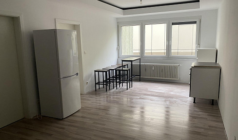 2 x Apartment, 4 rooms, 81 square meters; 1 apartment, 2.5 rooms, 65 square meters.  Apartments, office space, medical practice, installation services, commercial property, investment property.