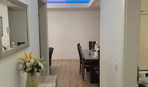 2 x City apartment: 2.5-room apartment, 65 sqm; 4-room apartment, 81 sqm. Office/practice space. Elevator. Apartment for sale.