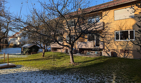 Zentral gelegenes Vierfamilienhaus auf großem Grund mit vielfältigen Nutzungsmöglichkeiten