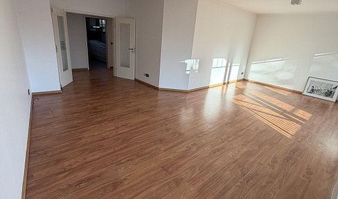 PROVISIONSFREI – 3,5 Zimmer in Sasel | Südwest-Balkon & 2 TG-Stellplätze