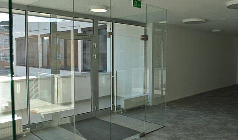 Helle, moderne Gewerbefläche / Bürofläche am besten frequentierten Standort Sterneck Kreuzung