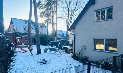 Familienglück mit großem Garten