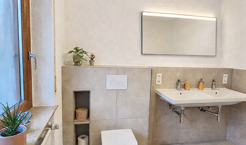 House with 5 rooms, a terrace, and a garage, available without any brokerage fees or commission.