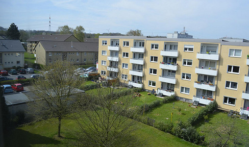 Well-kept 3-room apartment incl. kitchen for rent