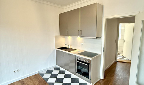 Charmante, lichtdurchflutete, große 1-Zimmer-Wohnung mit separater Küche und großer Terrasse