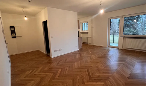 Bright 2-room apartment with southwest-facing balcony & elevator - first occupancy after core renovation in Steglitz