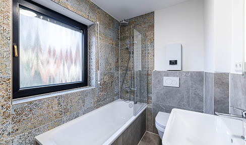 Beautiful & newly renovated!