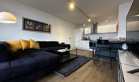 Cathedral view & panoramic balcony in first-time occupancy after core renovation: 2-room apartment in the Uni-Center Cologne!