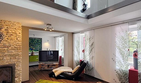 Commission-free. Exclusive four-sided courtyard property near Düsseldorf.