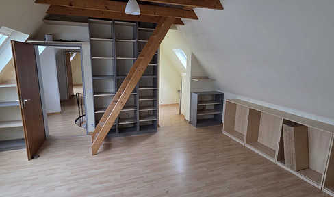 Eigentumswohnung mit 4 großen Zimmer, zwei Bädern und Balkone, 124 m²