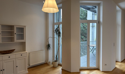 Quiet 3-room rental apartment with loggia and green view near Hietzinger Bad