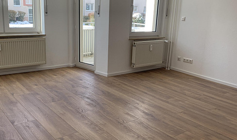 First-time occupancy after renovation: Modern 3-room apartment with balcony in Frankfurt-Niederrad