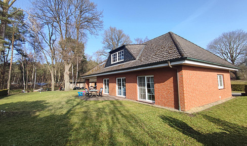 1-2 family house with potential for expansion in the attic, situated on a well-maintained 3000m2 plot of land.