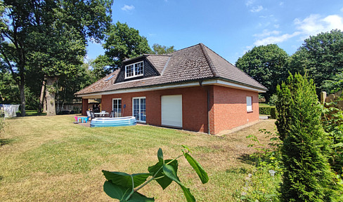 Großzügiges FamilienHaus mit ca. 84 m2 Ausbaureserve im DG auf 3000 m2 Grund, mit Nebengebäude
