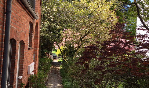 1-room basement apartment in a prime location