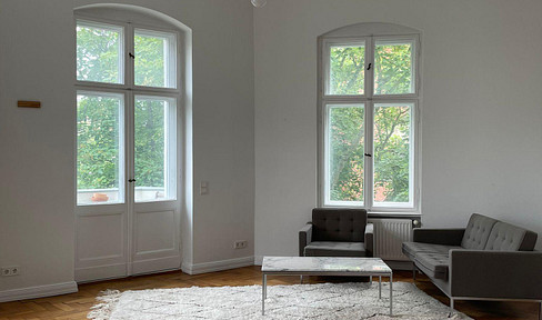 Bright 4-room apartment in Prenzlauer Berg - unfurnished, fitted kitchen included