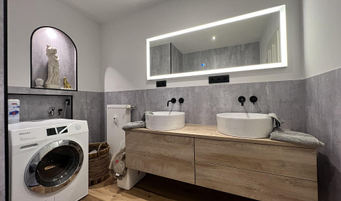 Luxuriös sanierte 3-Zimmer-Wohnung mit einmaliger Einbauküche