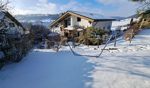 FROM PRIVATE: Sunny feel-good house with apartment in Ostallgäu