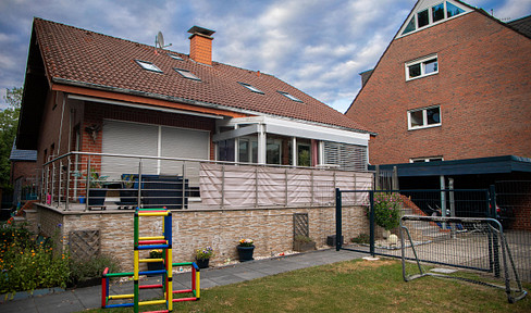 Großes Mehrgenerationenhaus mit Einliegerwohnung - auch als Mehrfamilienhaus nutzbar.