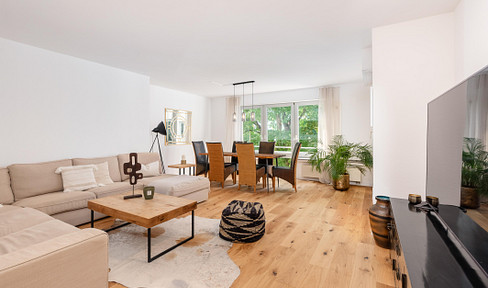 Stylishly renovated 5-room apartment in a good location with balcony, elevator & 2 bathrooms - from private owner & ready to move in