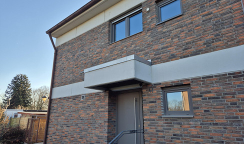 Light-flooded end terraced house in a great location with garden
