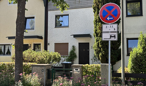 Well-maintained mid-terrace house for families