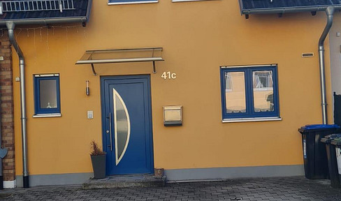 Exclusive semi-detached house in Wolfartsweier – high-quality finishes, ideal for families.