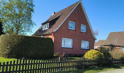 Detached single-family home in a quiet location with unobstructed field views - commission-free