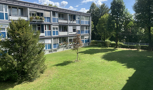 Private beautiful2 room apartment with balcony, Parsch