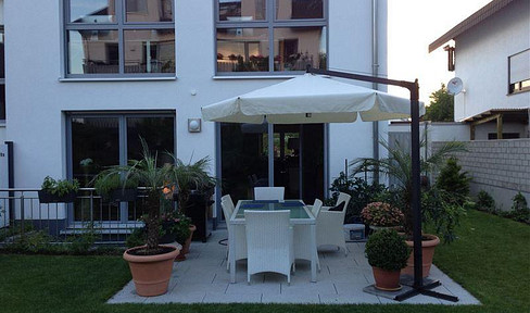 Moderne, helle Doppelhaushälfte mit 5,5 Zimmern, Balkon, Terrasse & Garten in Hirschberg/Bergstraße