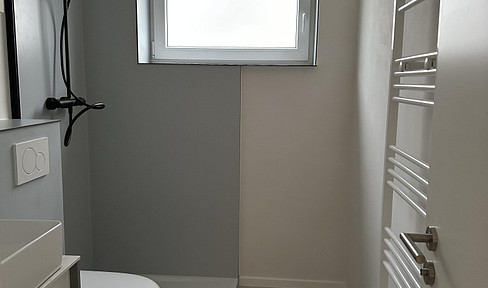 Erstbezug nach Sanierung / 2 Zimmer, 55 QM / Traumbalkon / HH-Sülldorf