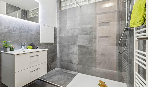 Ready-to-occupy and bright 2-room apartment SB-Eschberg, commission-free from the owner