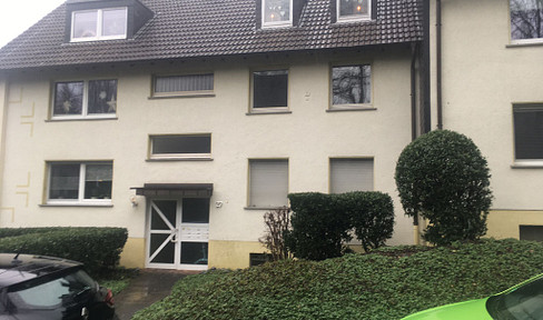 Bright partially furnished apartment with EBK & parking space - ideal for single person