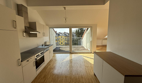 Modern, quiet designer top-floor apartment in a beautiful old building - TOPBEZIRK St. Leonhard