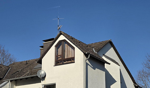 Hochwertiger 2-ZKB-Wohntraum, 2 Balkone, Feldrandlage, Kamin