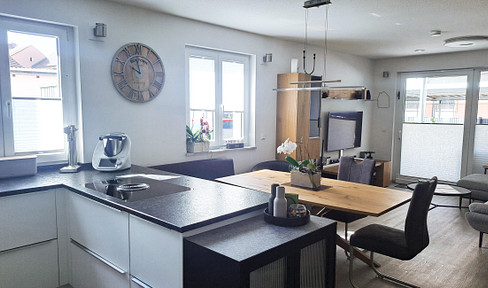 Exclusive, nearly new 4-room apartment (KfW 55 standard) in Feucht, with a garden.