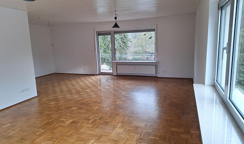 Helle, großzügige 3-Zimmer-Wohnung mit Balkon in Top-Lage - ruhig, aber zentral