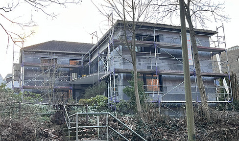 Ruhige 3-Zimmer EG-Wohnung mit Garten im Grünen, Bus + Zug in 2 Minuten