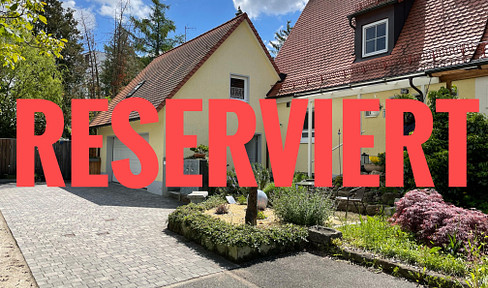 RESERVIERT- Ihr privates Paradies zu zweit – Stilvolles Haus mit Pool, Doppelgarage und Gartenidylle