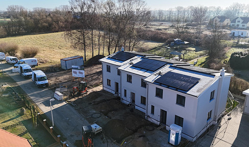 Neubau Erstvermietung: Reihenhaus 15 Minuten bis Rostock – ruhiges Wohnen bei Satow!
